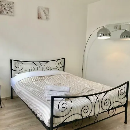Deux Pieces Derniere Etage Avec Terrasse
