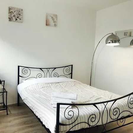 Deux Pieces Derniere Etage Avec Terrasse
